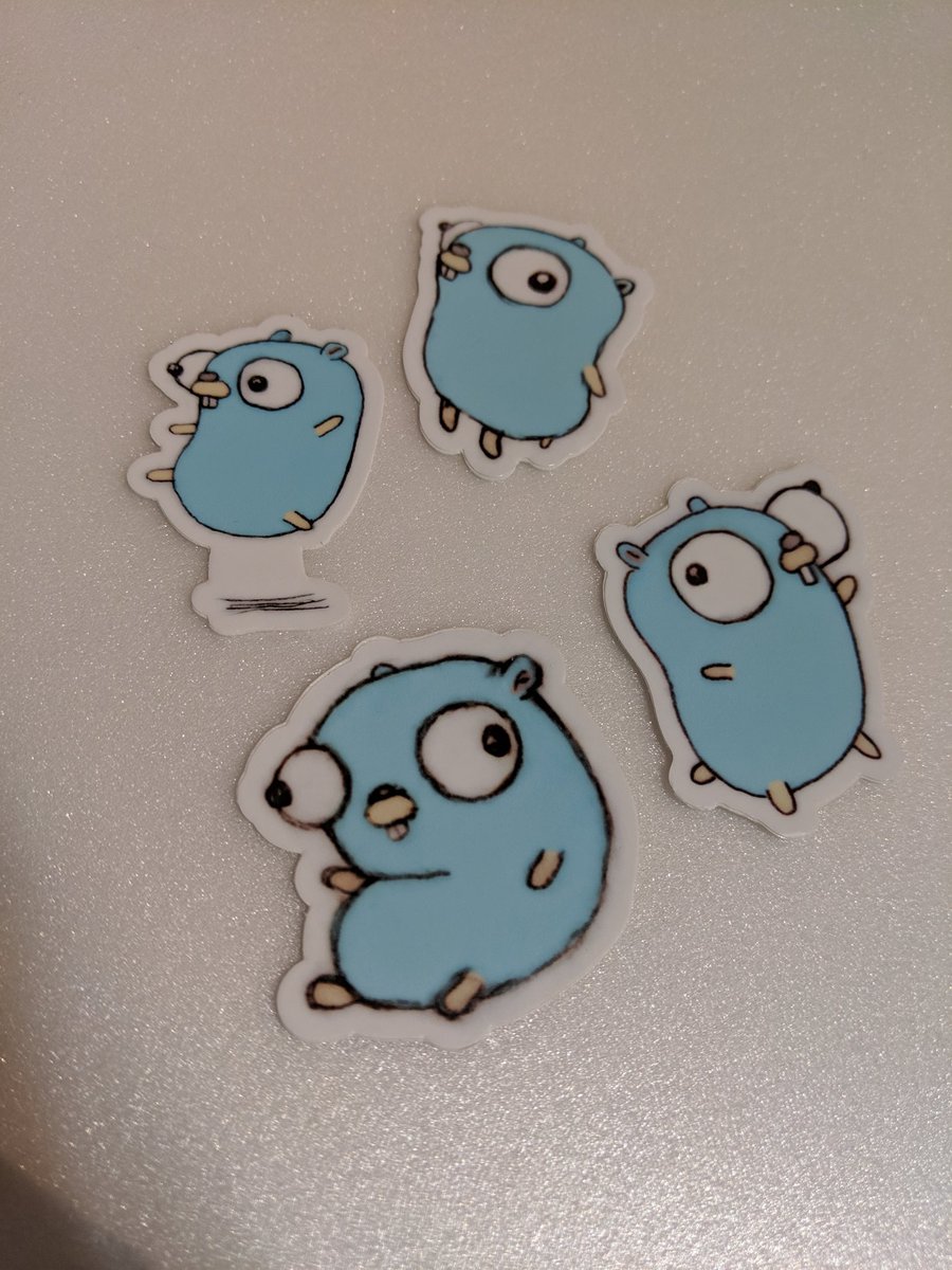 tenntenn's tweet image. LT登壇者と質問するとテネリフェでゲットしたステッカーを1枚進呈します！ #golangtokyo