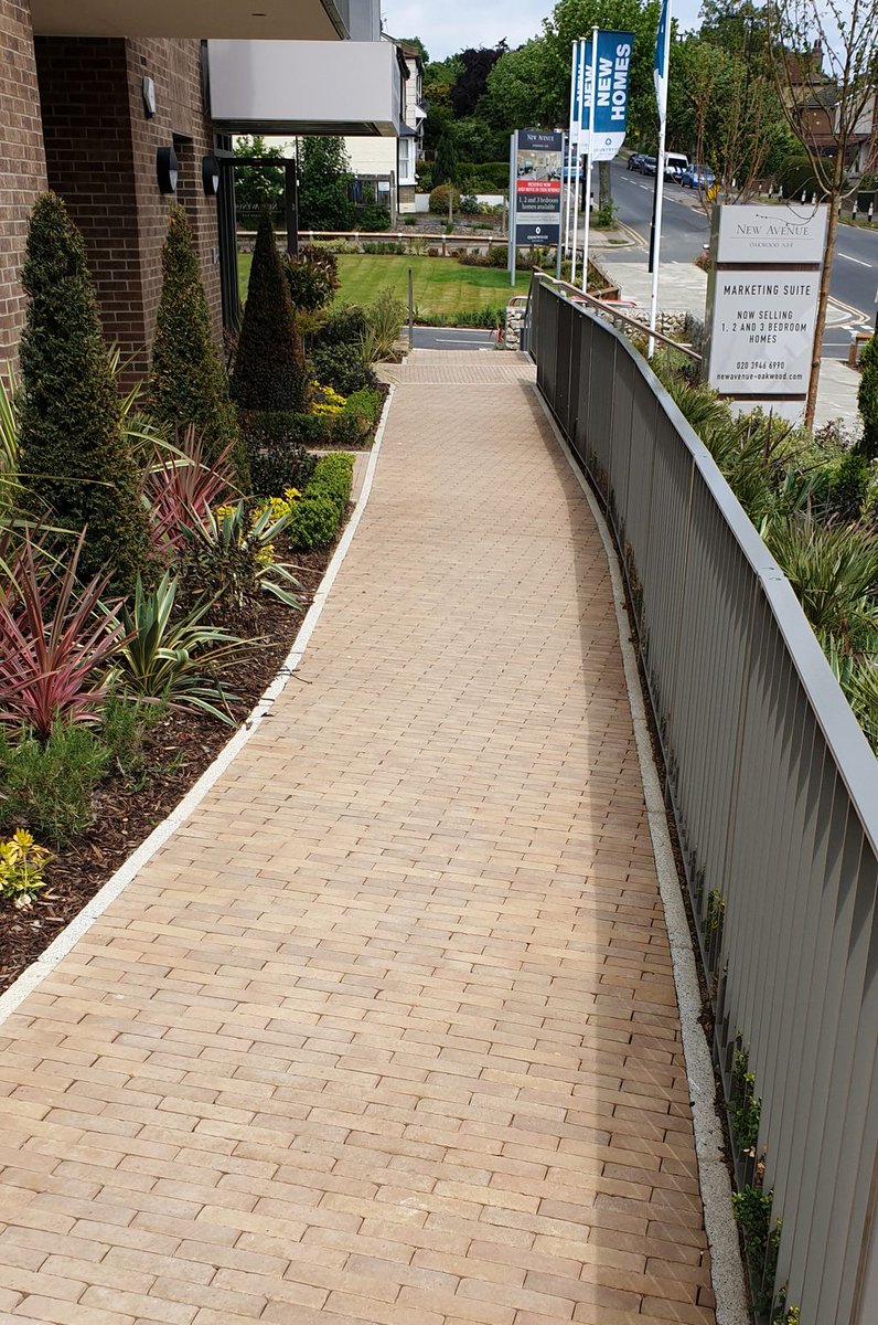 ChelmerValley's tweet photo. Our Westminster pavers from The Alpha Collection being used in this @CountrysideProp project in Enfield, created by O'Halloran & O'Brien Ltd. #build #develop #countrysideproperties #paving #pavers #londonproperties #pathwayΒ #brickwork #commercialbuild #architecture #design https://t.co/iAQlpCUoaY