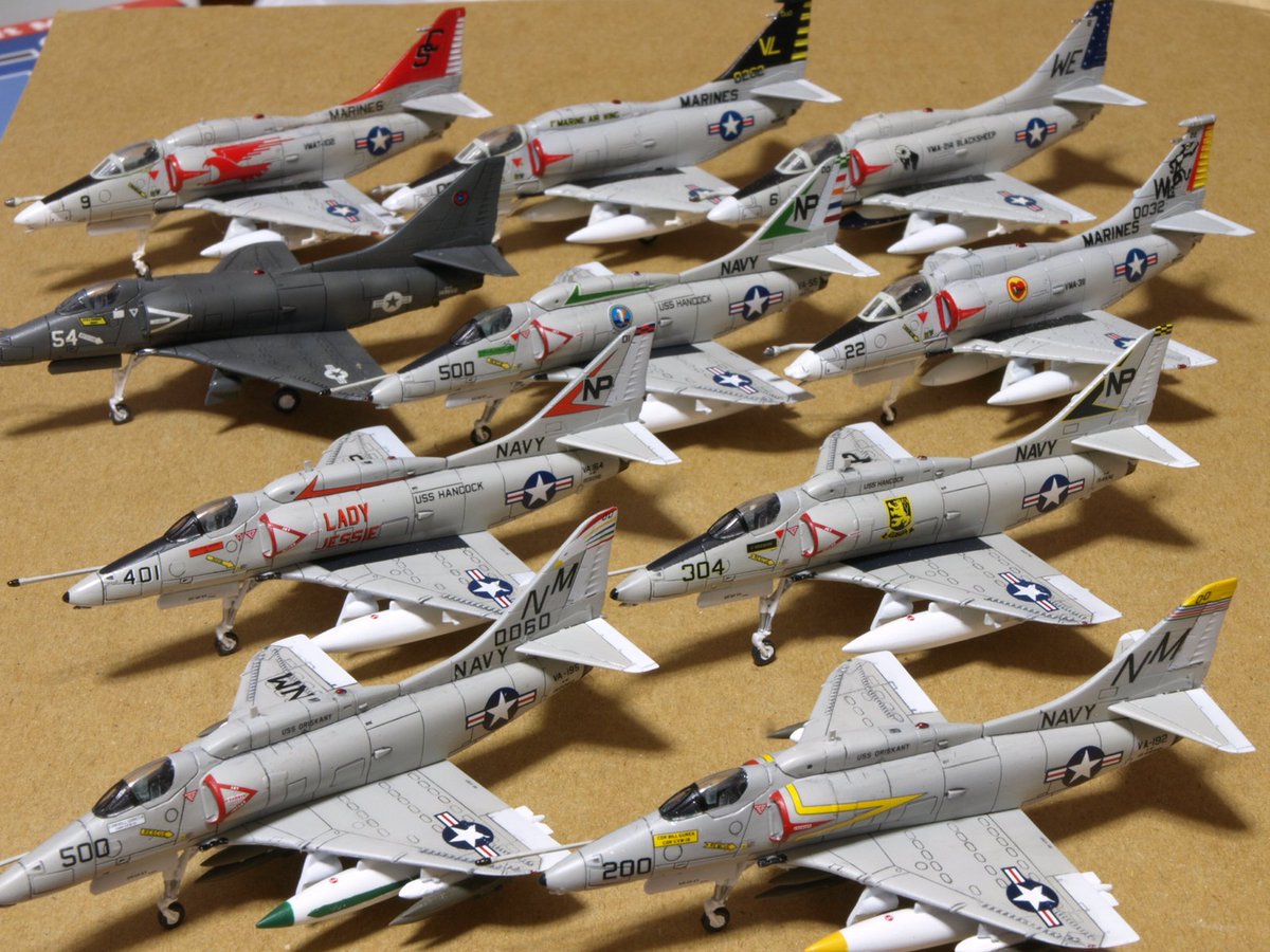 食玩144 エフトイズのブルーエンジェルスクラウズの A-4スカイ 食玩144 エフトイズのブルーエンジェルスクラウズの A-4スカイ
