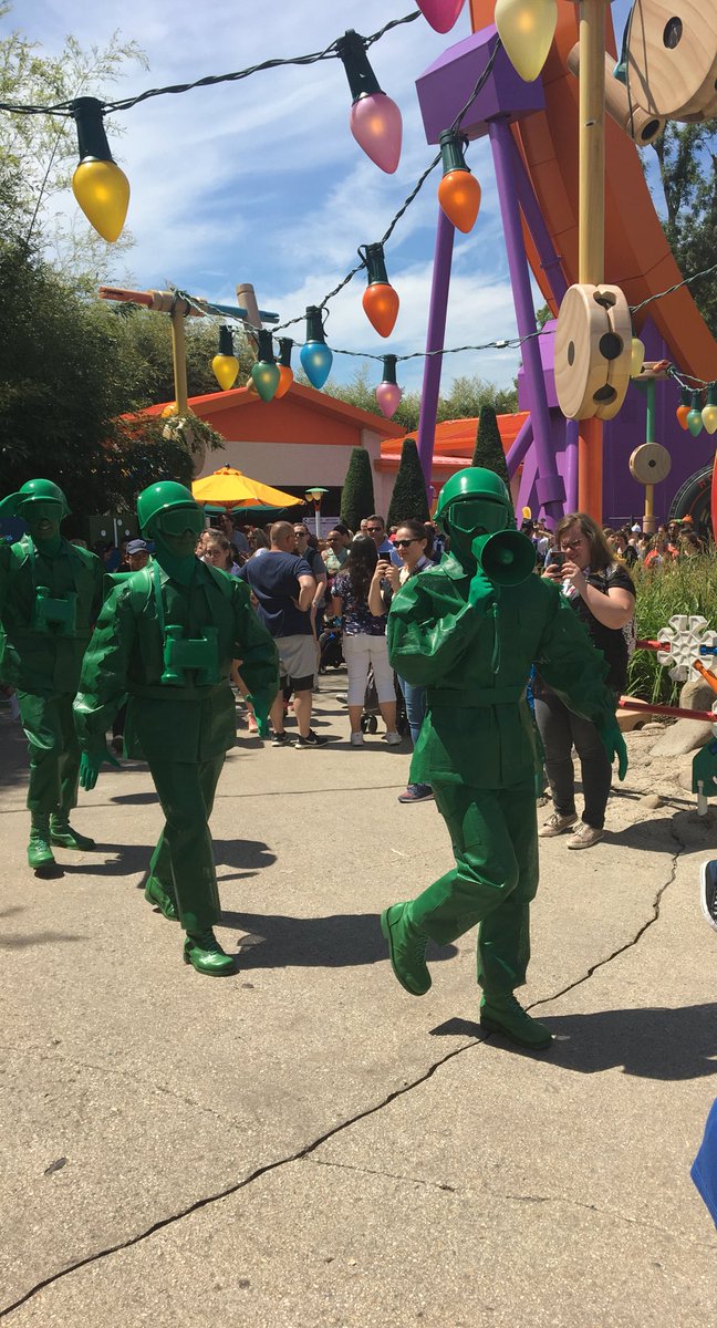 DLP_World's tweet photo. L’armée est à Toy Story Playland 😍! https://t.co/3k66nIvttJ