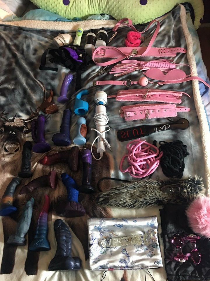 Sex toys beauty curly messy