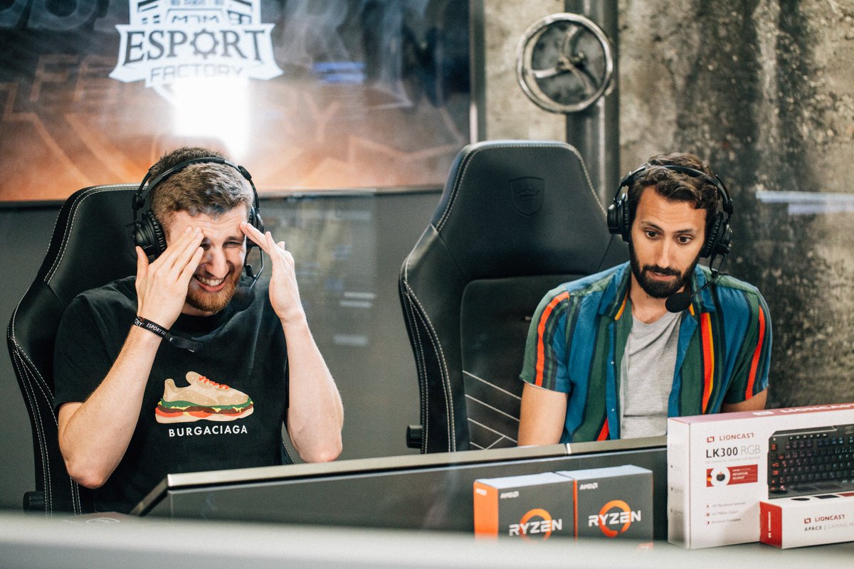 XqzRTV's tweet photo. Momentaufnahme als ich mit @muxoor die #BANDIT3N-VOD vom letzten Relegationsfinale angeschaut habe #ThrowbackTuesday #AMDGSG https://t.co/XXJ0mTnm46
