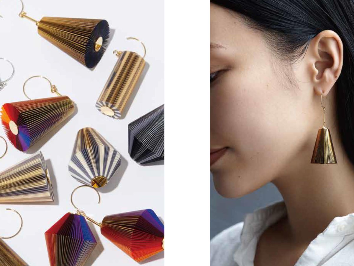 swaygallery's tweet photo. BRAND: IKUE
ITEM: EARRINGS made of paper and gold
PRICE: £150 (a pair)
#swaygallery #jewellery #elegant #madeinjapan #gilt #goldjewelry #unique #earrings #gold #londonshopping #elegance #london #handmade #jewelry #bible #giltedging #pierce #ロンドン生活 #londonstyle #ロンドン https://t.co/nW2tXm8jwM