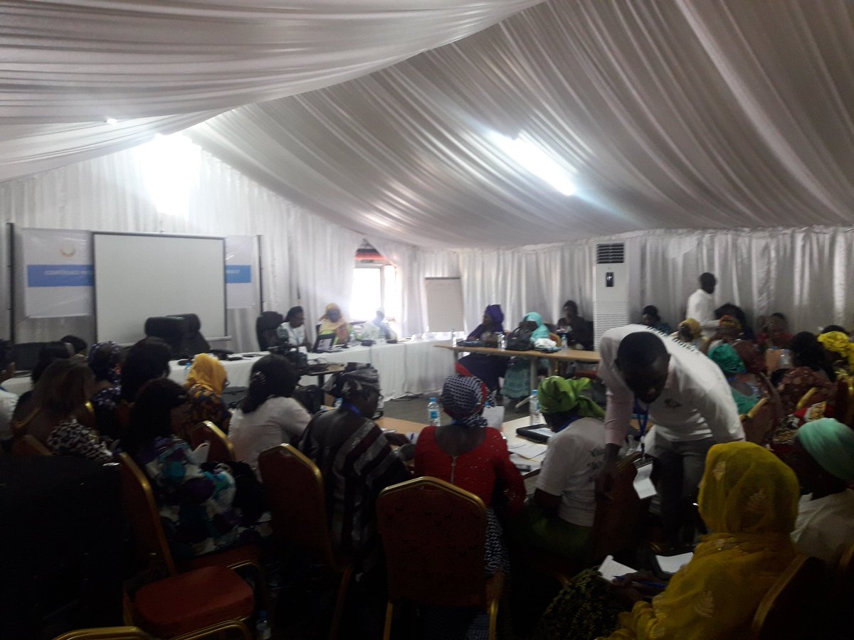 GuineeMano's tweet photo. J2 #CONREFMAP2019 ,début de la restitution du panel 2 sur le leadership féminin, inclusion financière et autonomisation des femmes
#Kibaro https://t.co/oIc9K0YaMk