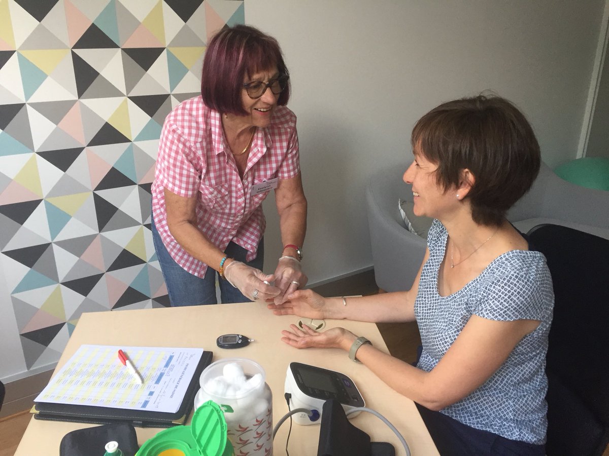 Mut_PDL's tweet photo. [#SantéauTravail ] Dépistage et info #diabète et #hypertension sur le temps du midi et sur le lieu de travail pour les salariés de @hmutuelle @mfam4953 @Mut_PDL grâce à l’atelier «Votre santé sur mesure» organisé par @Mut_PDL avec @FederationAFD 49 85 https://t.co/MzTup68MUX