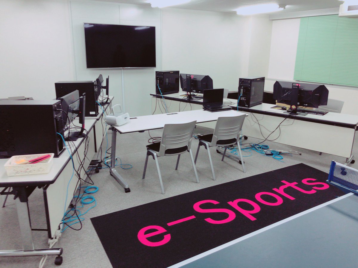 kimino_ko's tweet photo. 7/6（土）
東京市ヶ谷にて
e-Sportsコースの開校に向けての学校説明会兼皆さんが参加できるe-Sportsイベント開催予定！
まだ設営途中 https://t.co/kJhKOH1jpf