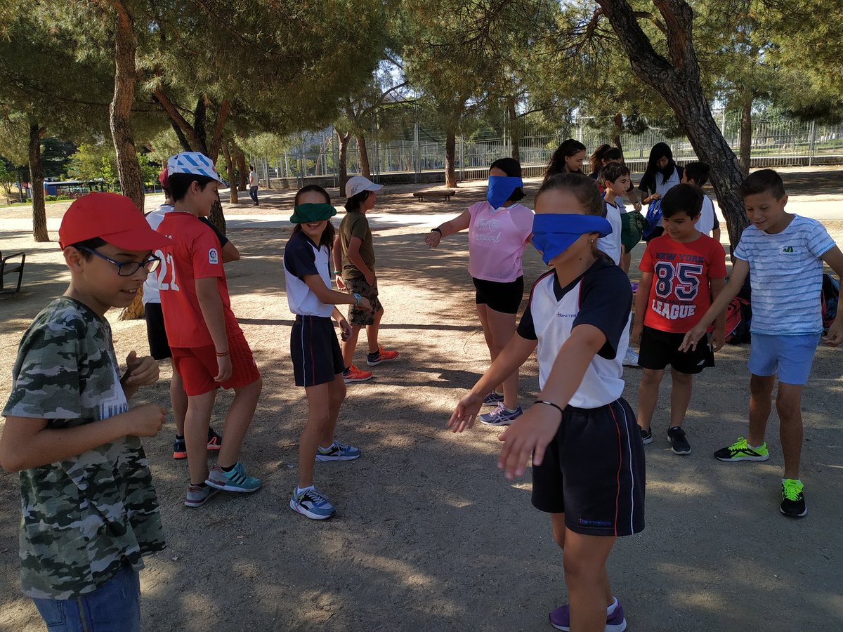 trinitariosM's tweet photo. WorkShop dedicado al Escultismo. Hoy juegos, un taller sobre la contaminación en las hojas de los árboles de nuestra zona y también investigamos sobre las catástrofes naturales. @centrosfest
@scoutsdemadridmsc @scoutsmsc
#somosfamilia
#psmma https://t.co/9p9rxaile3