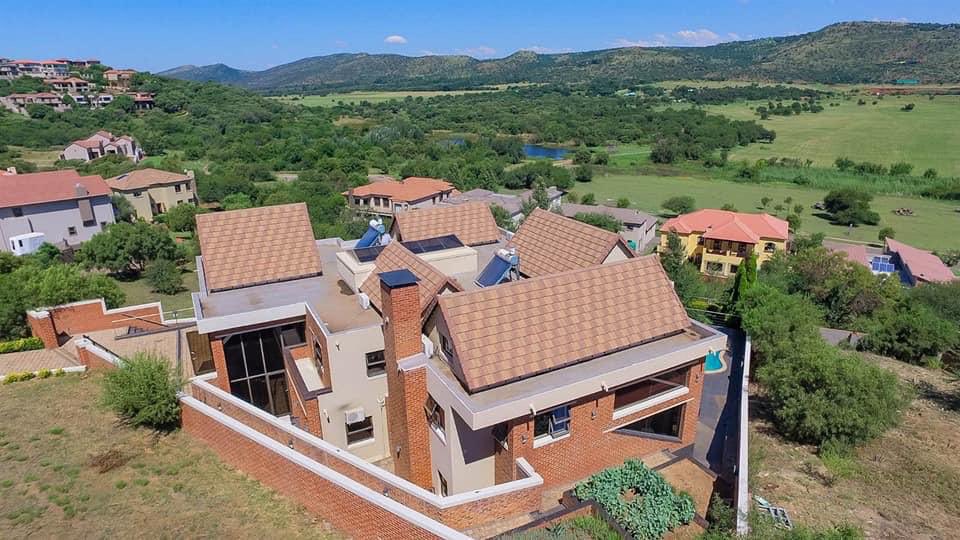 LimposTate's tweet photo. Xanadu Nature estate  Haartbeespoort🏡 presents this 6 bedroom 🏠 6 bathrooms #realestate #property #luxuryhomesSA🇿🇦 #nature #estate #house Contact me for more info, asking price R4 900 000 https://t.co/1htibRO5fG