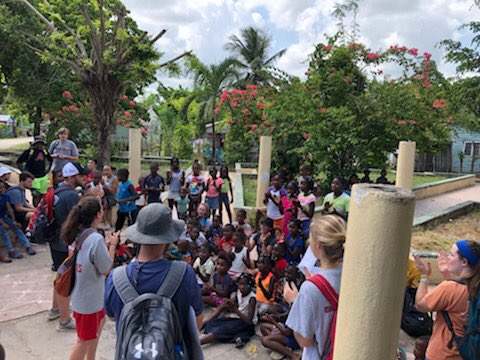 vive_nooltewah's tweet photo. Yesterday our students went to Santana Village to share the Gospel. 
Continue to pray for the people of the DR that the team is ministering to. https://t.co/AakXbsYx3J