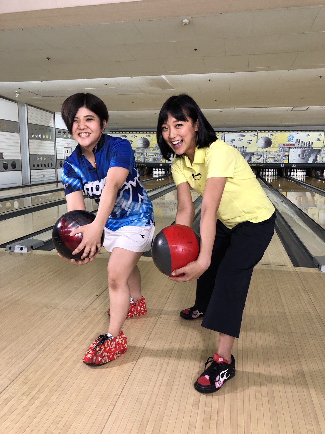 報道ステーション スポーツ 今夜の報ステは ボウリングの特集です 皆さん ボウリングのスコアってどれくらいですか プロになるには 100ゲーム近く投げて 男子が0 女子は190を平均で出さないといけないんです その過酷なチャレンジに挑んだ異彩