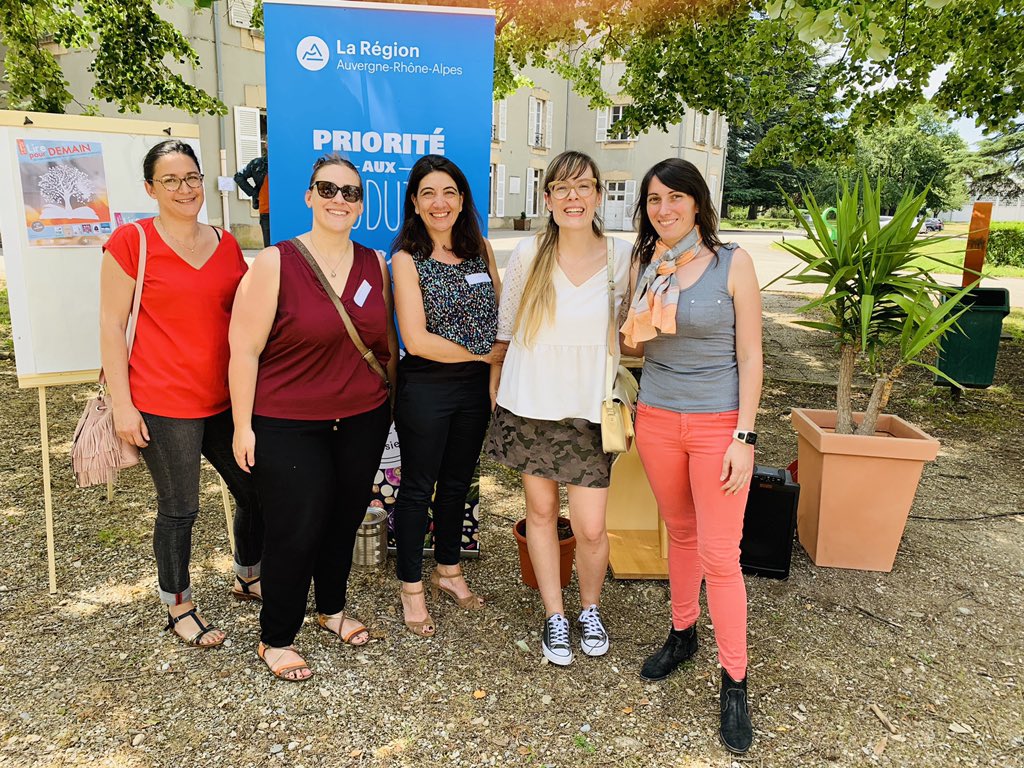 elaineedur's tweet photo. L’@iradelyon représenté à la remise du label « la Région dans mon assiette » au #lplamarque à #rillieux. 
#promo48 https://t.co/6Fw58xHBSp