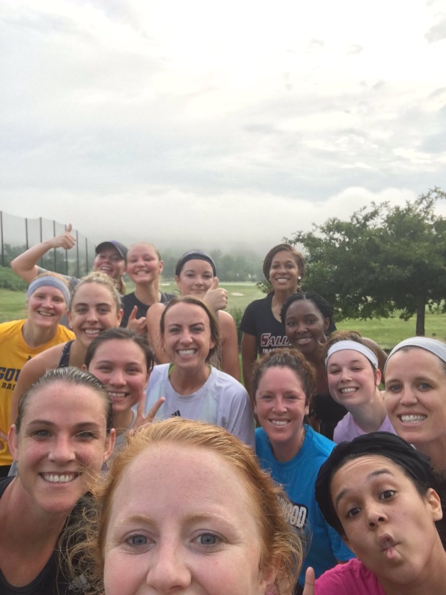 Power of a group today in the #EWEW run pic with  @mkrobinson_ and we couldn’t have enjoyed it more!
....besides that hill 🙃
#RunDC