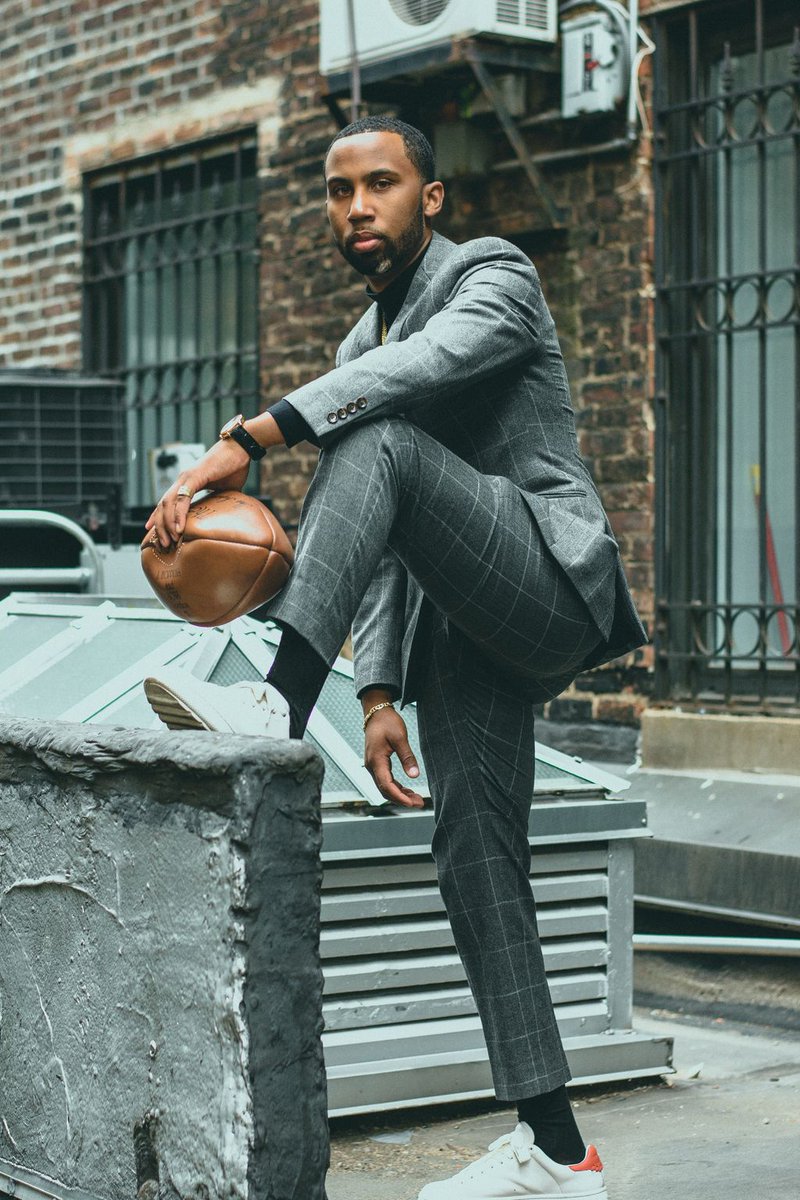 ambclasse's tweet photo. “A man should look as if he had bought his clothes with intelligence, put them on with care and then forgotten all about them.”
@ambclasse
#ambclasse #fashion #fashionbrand #style #styling #stylingclothes #delhifashion #delhishopping #delhiclothing #delhiclothes #menswear https://t.co/xxkx7zqEO8