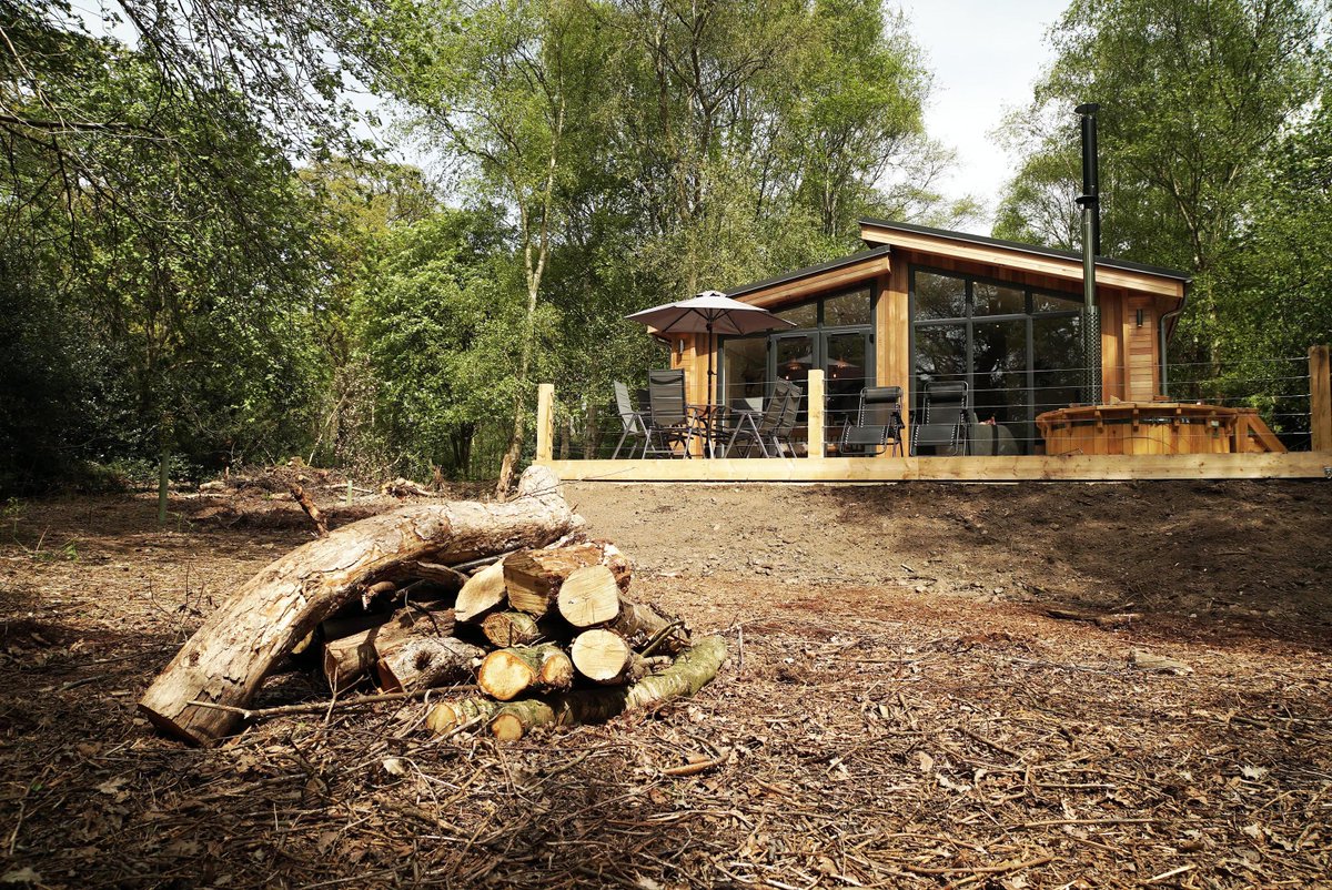 PlankPR's tweet photo. An ancient woodland plot is an idyllic setting for one family to build their dream home, but with planning permission and conventional building near impossible... how will this dream home be built? 🏡 Impossible Builds is on @More4Tweets tonight at 9pm. #ImpossibleBuilds https://t.co/Ds7DsLbK23