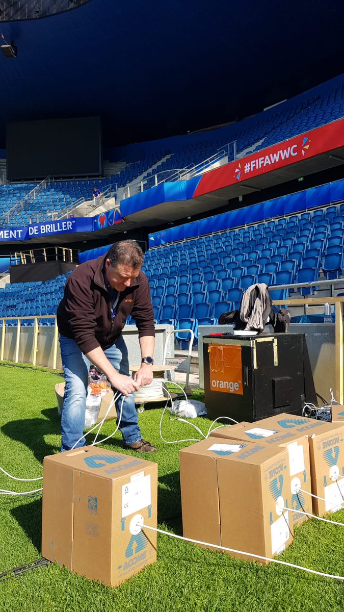 OrangeNormandie's tweet photo. Dans les coulisses @StadeOceane⚽ au Havre pour la #FIFAWWC #OrangePasseurdEmotions via @tendanceouest
 ➡https://t.co/boSCKBRgKR https://t.co/71rrVkvNpG