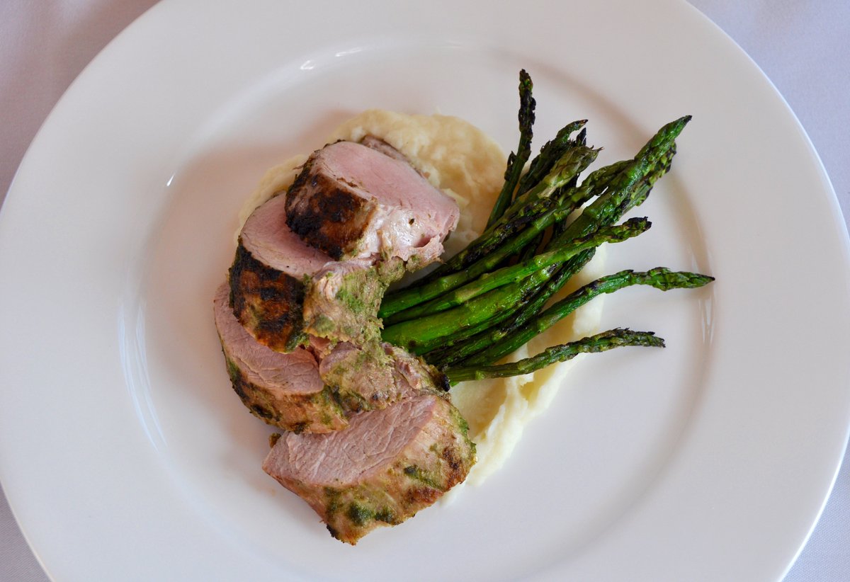 Thanks to the Minneapolis Regional Chamber for naming Chowgirls as MSP Wellness Champions. The Chamber recognized how our commitment to local family farms like Peterson Craftsman Meats makes a difference for the local economy and the environment. 

📸: Sip Savor Social