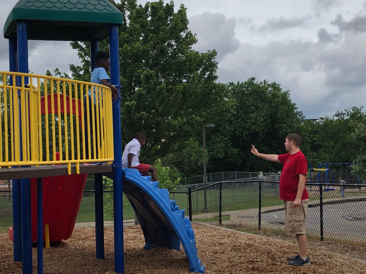 jennifer_ufnar's tweet photo. Dr. Dan causing a zombie outbreak at recess! #SEEKcamp #STEMoutreach https://t.co/uEyJBh0lRR