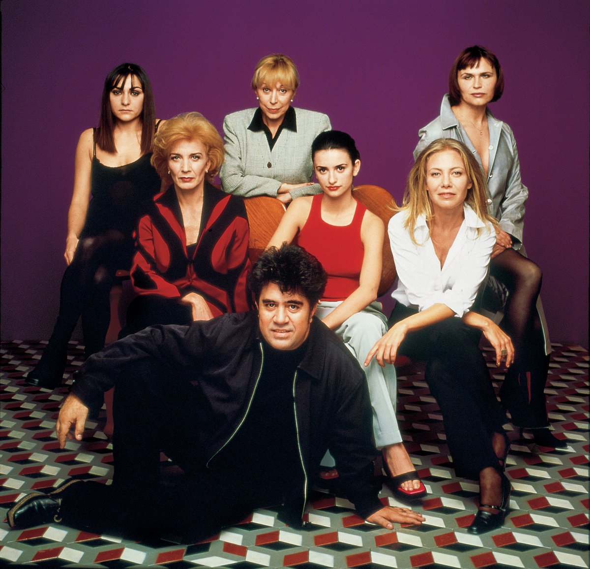 Yiran33's tweet photo. Believe it or not, feminist films are not only about womanhood, sisterhood or motherhood...Find more tomorrow 2-4pm at #UobRPC19 at the Great Hall! 😎
@UoBGradSchool https://t.co/8UwRJ4IIQL