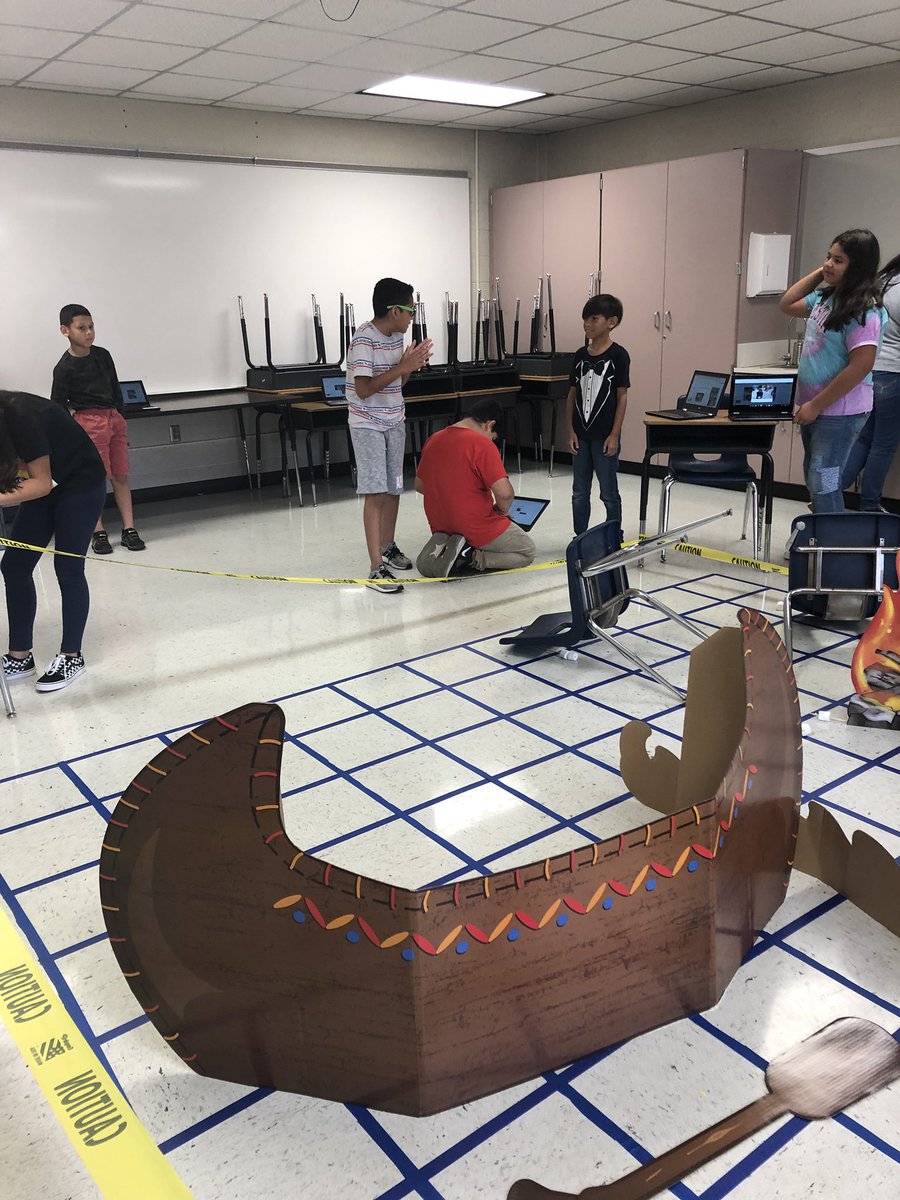 Miss_MMunoz's tweet image. Examining the crime scene! We have a lot of theories! @STARS_902 @StehlikStallion @AldineSTEM #AISDSUMMERCAMP #CampStehlik #Allin4Aldine