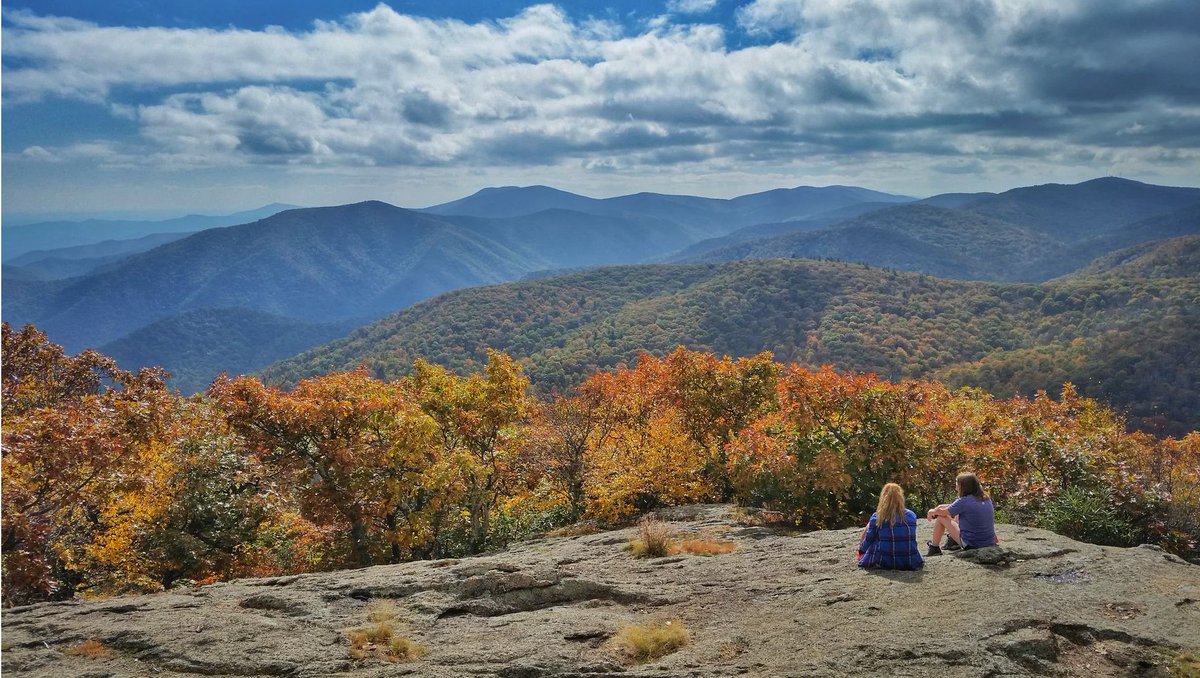 TomFrancisreg's tweet photo. One of the greatest, family-friendly and FREE ways to take a break from day to day activities is by taking a hike on one of the many beautiful trails in Virginia. Here is a list of the most scenic hikes in the area https://t.co/VfV4uc7wJL https://t.co/ziil6MhEC3