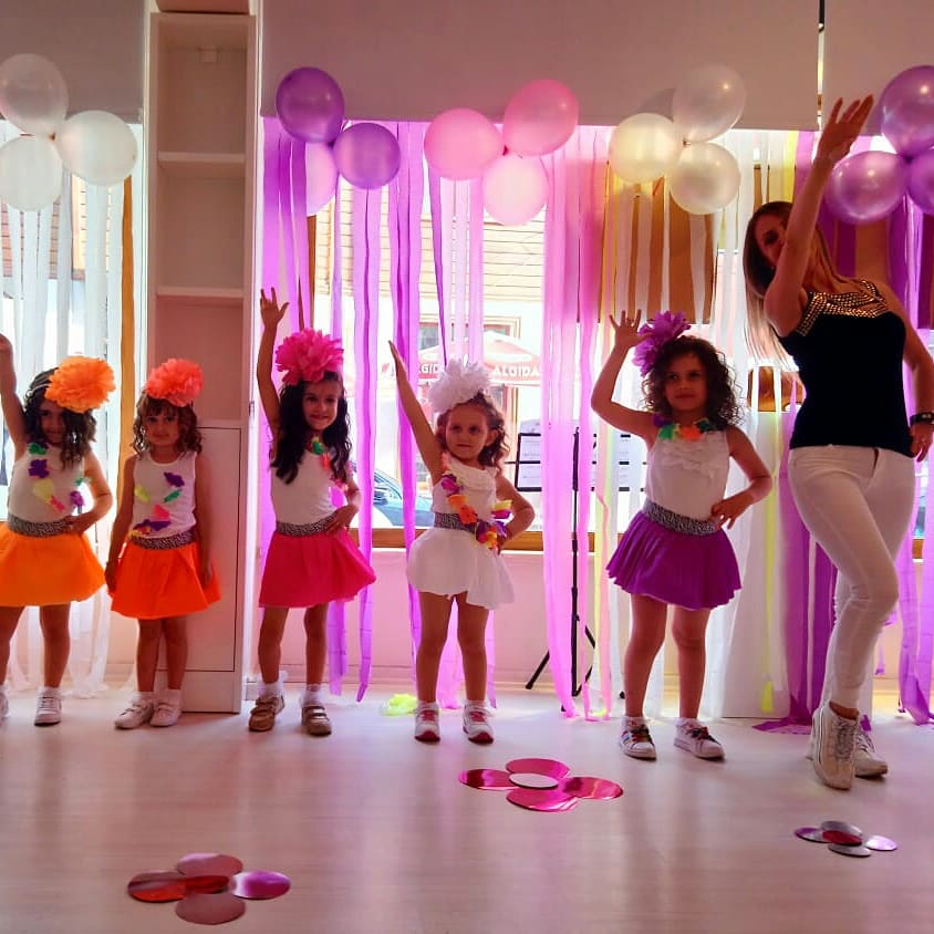 İbev Kültür ve Sanat Evi Çocuk Dans Atölyesi son dans çalışmamızı gerçekleştirdik.
İletişim Bilgilerimiz;
📞444 91 57
📩info@ibev.org.tr
#ibev #ibevkültürevi #bartın