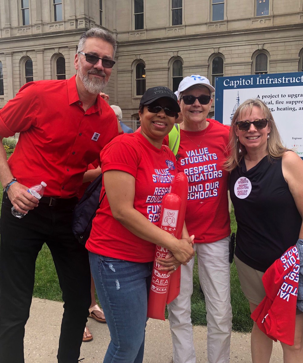 FredKleinAAEA's tweet photo. AAEA officers at the rally https://t.co/Hf6bVQzwlS
