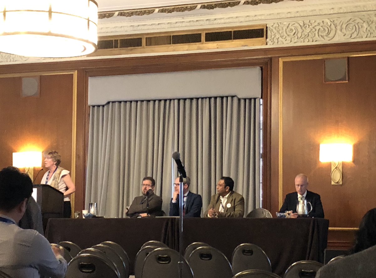 powerhouse team of clinicians presenting on #PADIS at the American Delirium Society conference 🤩 #ads2019