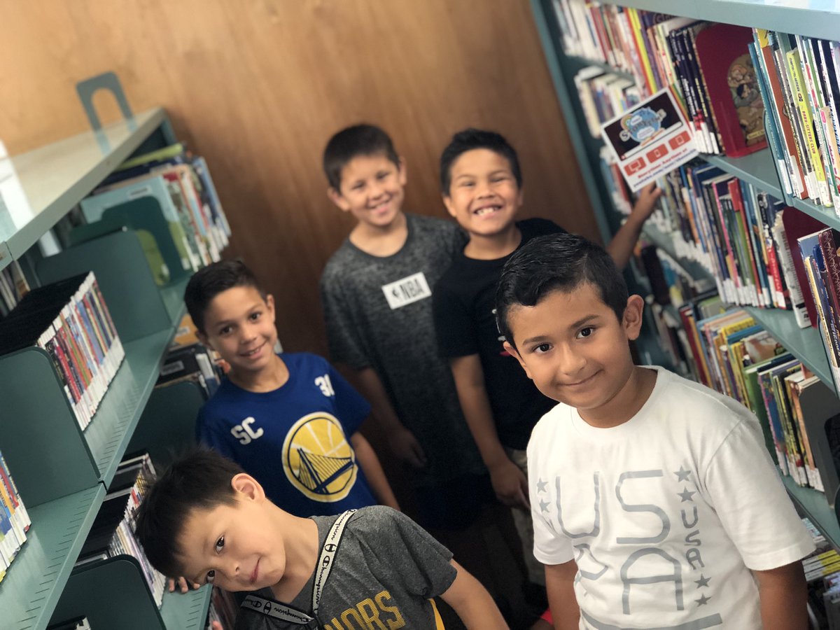 MrJeremy_CARES's tweet photo. Students taking their #SummerReading pledge at the #ConcordLibrary @CA_Concord #SUMMERcares https://t.co/hV7EeVwMJT