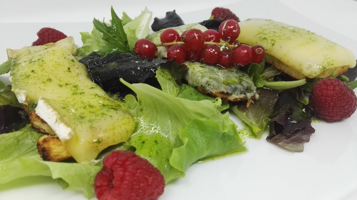 Recibiendo el verano con cenas ligeras y ¡Con mucho encanto!

#Caripen #restaurantefrancés #planesmadrid #planesrománticos #foodie #picofday #happiness