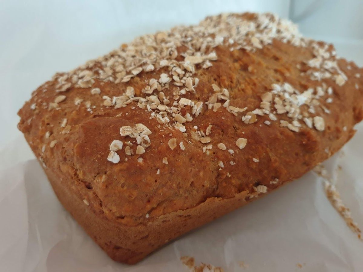 VialiiGardener's tweet photo. This week's wonderful barter was this gorgeous wheaten loaf which was kindly baked for us in exchange for some large pots for potting on some tomatoes. #barter #exchangeservice #whatnext? #bestkindofpayment https://t.co/PSkXL43WRr