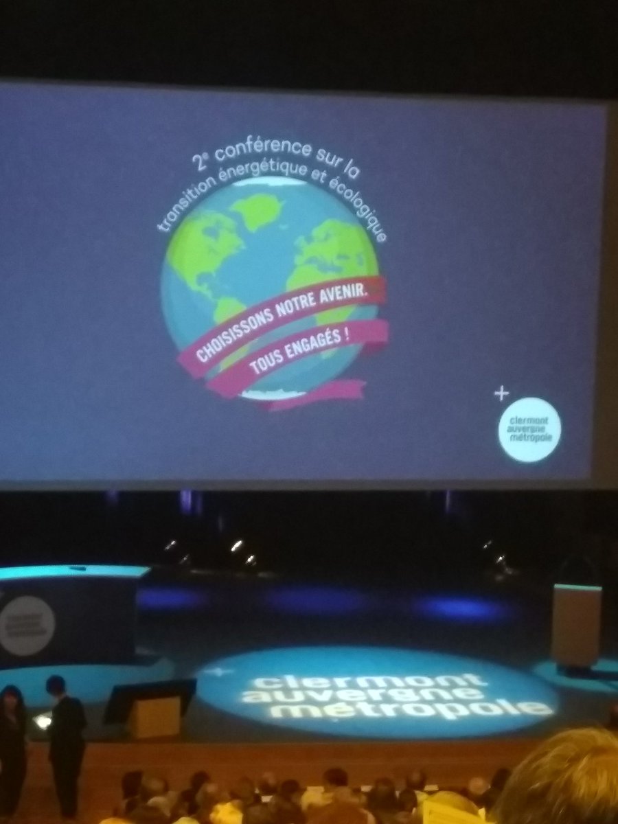 Slowly_sid's tweet photo. Prête pour la conférence à #polydome sur la transition énergétique et écologique avec Fanny Agostini et Jean-Louis Etienne 🍃🌍 #clermontauvergnemetropole #sustainability #ecologie https://t.co/zkMqMldtH5