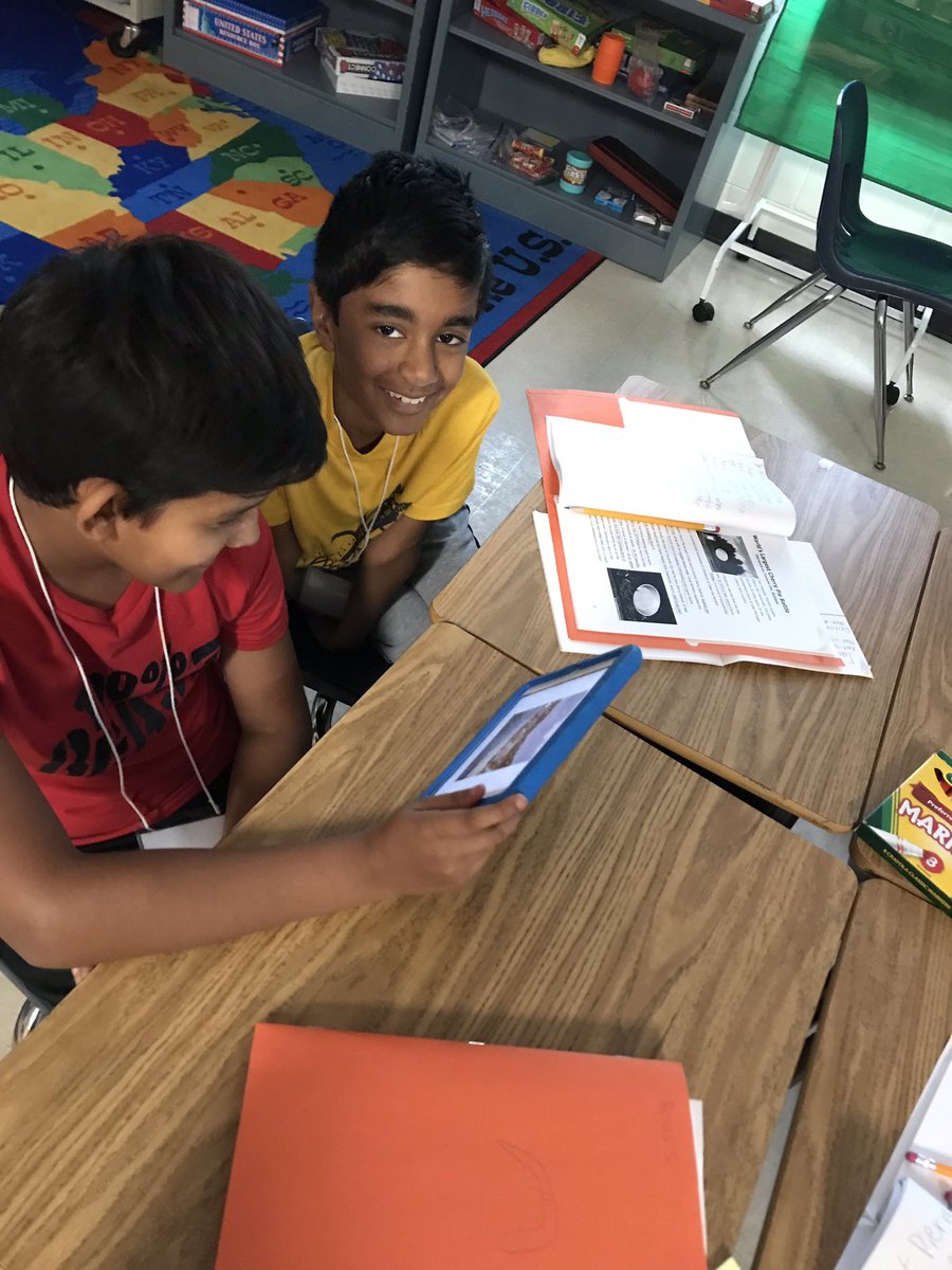 Students exploring @puppetedu. <a href="/Gifted_HCPS/">GiftedHCPS</a> #ESSP3 #TechTuesday #ESSP2019