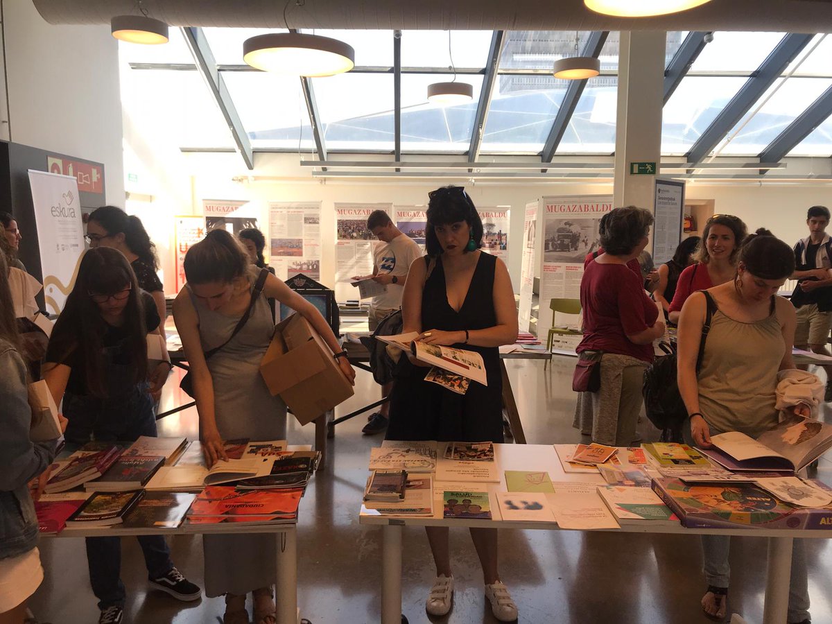 UNetxea's tweet photo. 1ª jornada de la Feria de recursos pedagógicos en #DerechosHumanos centrada en #Participación y metodologías democráticas.
Mañana compartiremos experiencias en #inclusion frente a discriminación, xenofobia y racismo
👉 https://t.co/FOSaxNVvFl
#feriaDDHH #eskura https://t.co/zaWwxTqY45