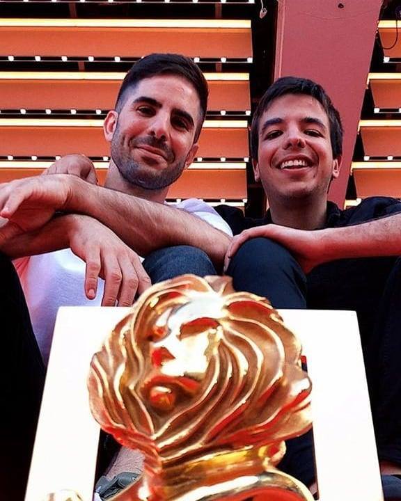 🏆 Nuestros profes Jose Sancho y Pedro Sattin se han llevado un León de Oro en Cannes. ¡Enhorabuena chicos! Es un orgullo que formen parte del equipo Miami 😍