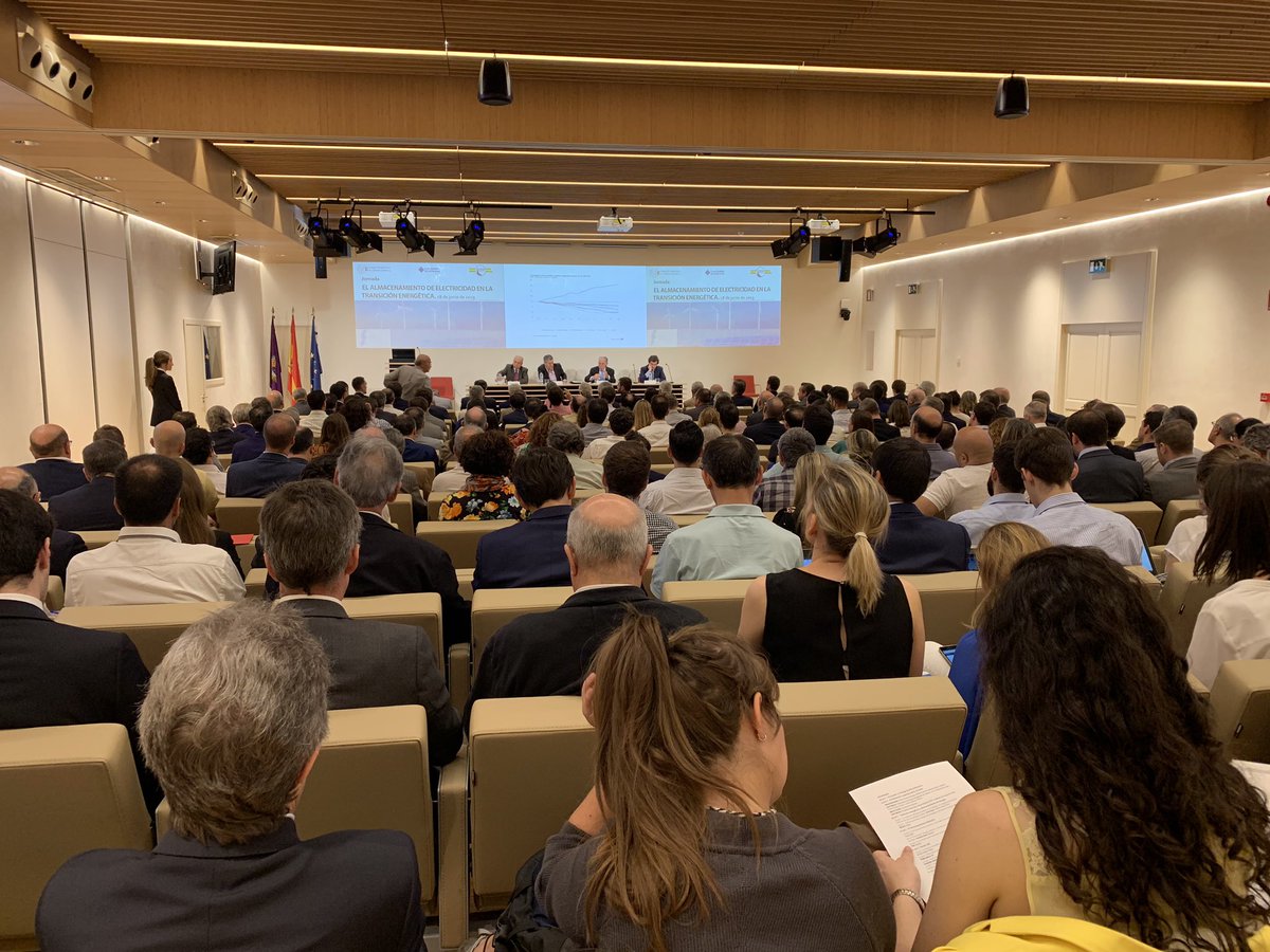 Colegiocaminos's tweet photo. Finaliza una gran jornada sobre energía en el @Colegiocaminos.

Gracias a @Endesa, @AEyCC_caminos, @SPANCOLD, @iberdrola, @Naturgy, @CIEMAT_Moncloa, @ACCIONA, @Enerclub, etc.

También al público que ha llenado el auditorio y sala anexa y quienes nos han seguido por streaming. https://t.co/sbIkhNk5Dk
