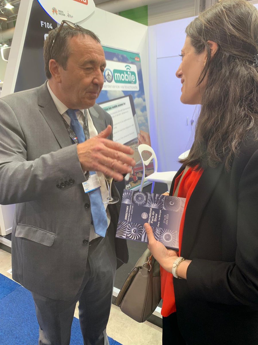 ADublanche's tweet photo. 🔝Accueil de nos 115entreprises exposantes sur notre stand @iledefrance @Pole_ASTech au #SIAE2019, magnifique vitrine de la capacité industrielle de notre Région.
✈️Ac @vpecresse ns sommes là pr vs aider à prendre le virage de l’industrie du futur&amp;vs accompagner ds ts vos projets https://t.co/uRDtF219WE