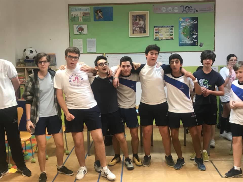 maristasevilla's tweet photo. Hay despedidas que te llenan el corazón! Gracias por tanto Jose María! #AAI #EO #masqueaulas #maristas #cambia #maristascambia #changechance https://t.co/77s2k5WusE
