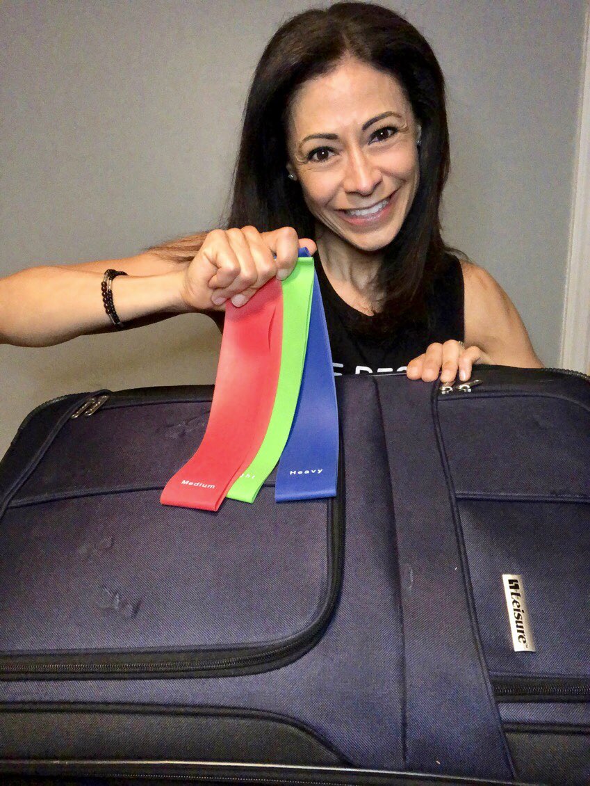LisaMateoTV's tweet image. UP, UP AND AWAY: ✈️
Heading to Louisiana with my baby girl for a week of softball. The hotel has a gym, but I never know what equipment they have so I always pack exercise bands in my suitcase. 👍 These from @prosourcefit are perfect for any trip, near or far. #ad #prosourcefit