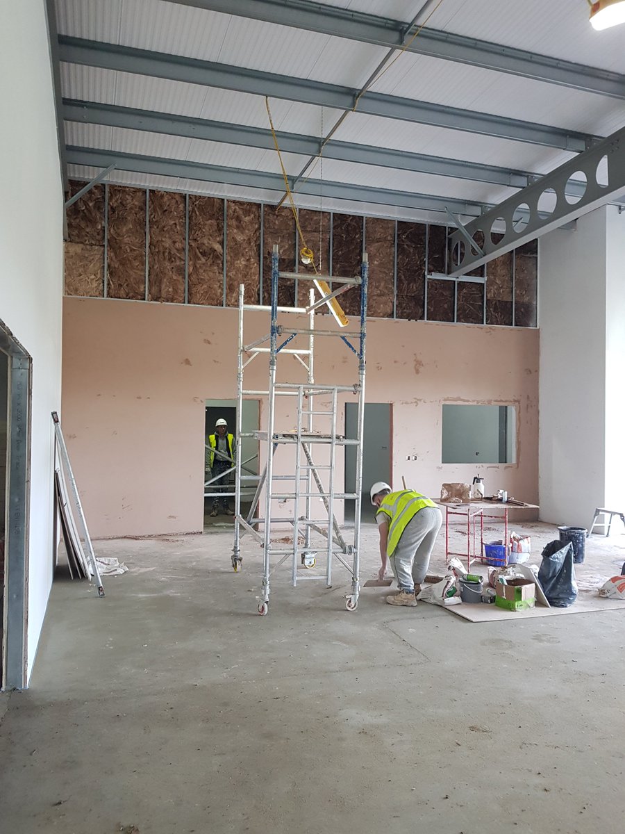 SPSINTERIORSUK's tweet photo. Manufacture and Installation of new bar area within The Hertfordshire and Essex High School, Bishops Stortford #bespoke#design#joinery#project#bar https://t.co/hR9Dec7sUn