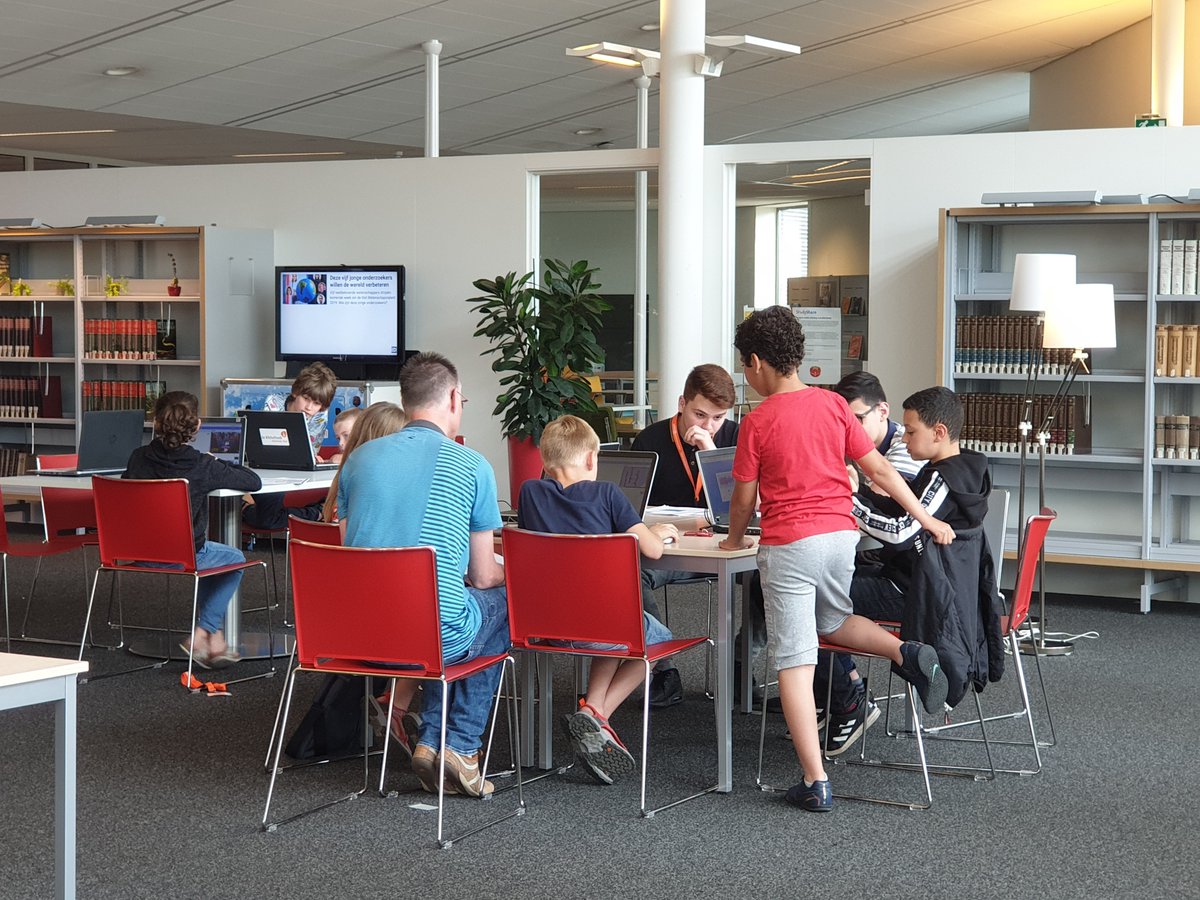 CoderdojoH's tweet image. Afgelopen zaterdag was het alweer de laatste editie v/h schooljaar. Na de zomer gaan we verder met @CoSpaces_Edu en #Virtualreality. Voor nu aan iedereen een fijne zomervakantie.  #coderdojo #Helmond