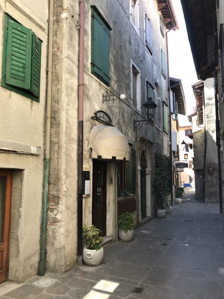 MicheleDaCol's tweet photo. Grazie alla guida di un volontario del #FaiGiovani di #Gorizia il #PaSocial a #grado prosegue con la scoperta #live di alcuni tesori dell’#isola d’oro... #turismo #cultura https://t.co/DTnja5DEBu