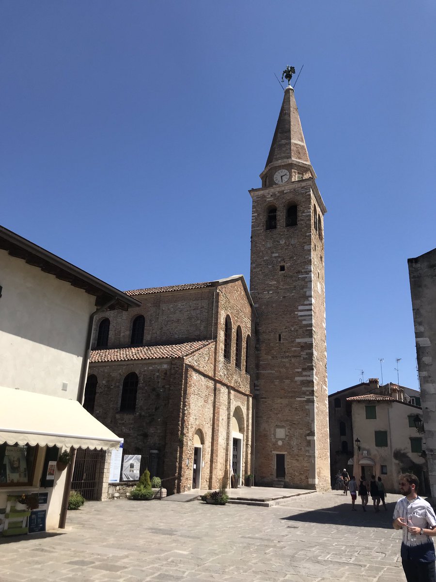 MicheleDaCol's tweet photo. Grazie alla guida di un volontario del #FaiGiovani di #Gorizia il #PaSocial a #grado prosegue con la scoperta #live di alcuni tesori dell’#isola d’oro... #turismo #cultura https://t.co/DTnja5DEBu