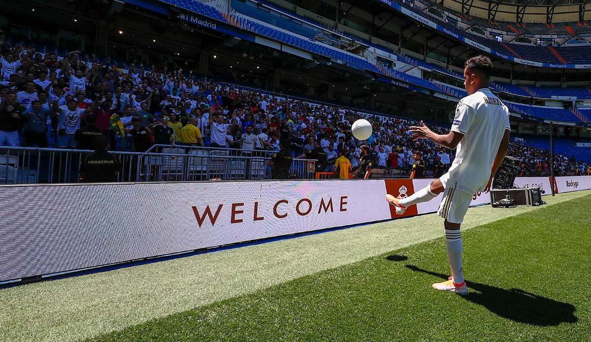 Rodrygo, durante su presentación.