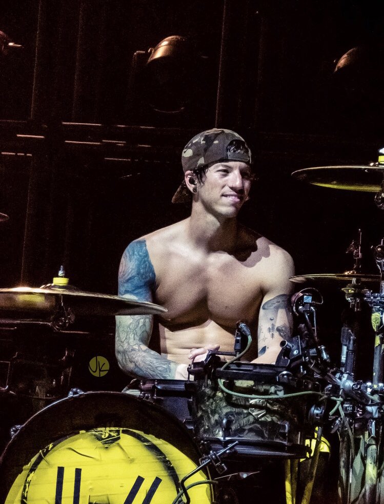 Happy birthday to josh dun my favorite drummer in the whole world i love u thank you for everything    