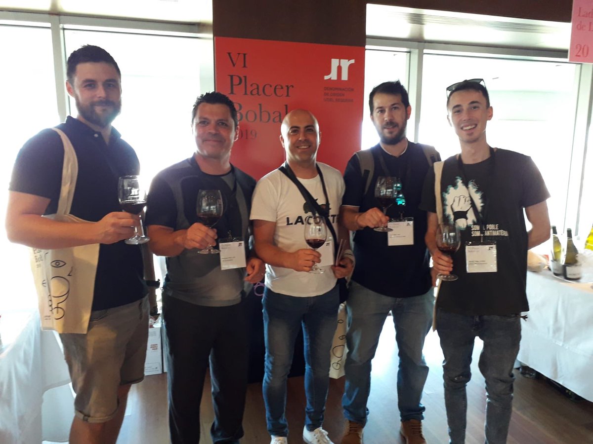 melia_valencia's tweet photo. Ayer tuvo lugar la VI Edición de Placer Bobal y nuestro equipo de F&amp;B no ha faltado a su cita 😊🍷 #MeliaCareers #DOUtielRequena #SpanishWine #PlacerBobal https://t.co/ULZ5pUtAq1