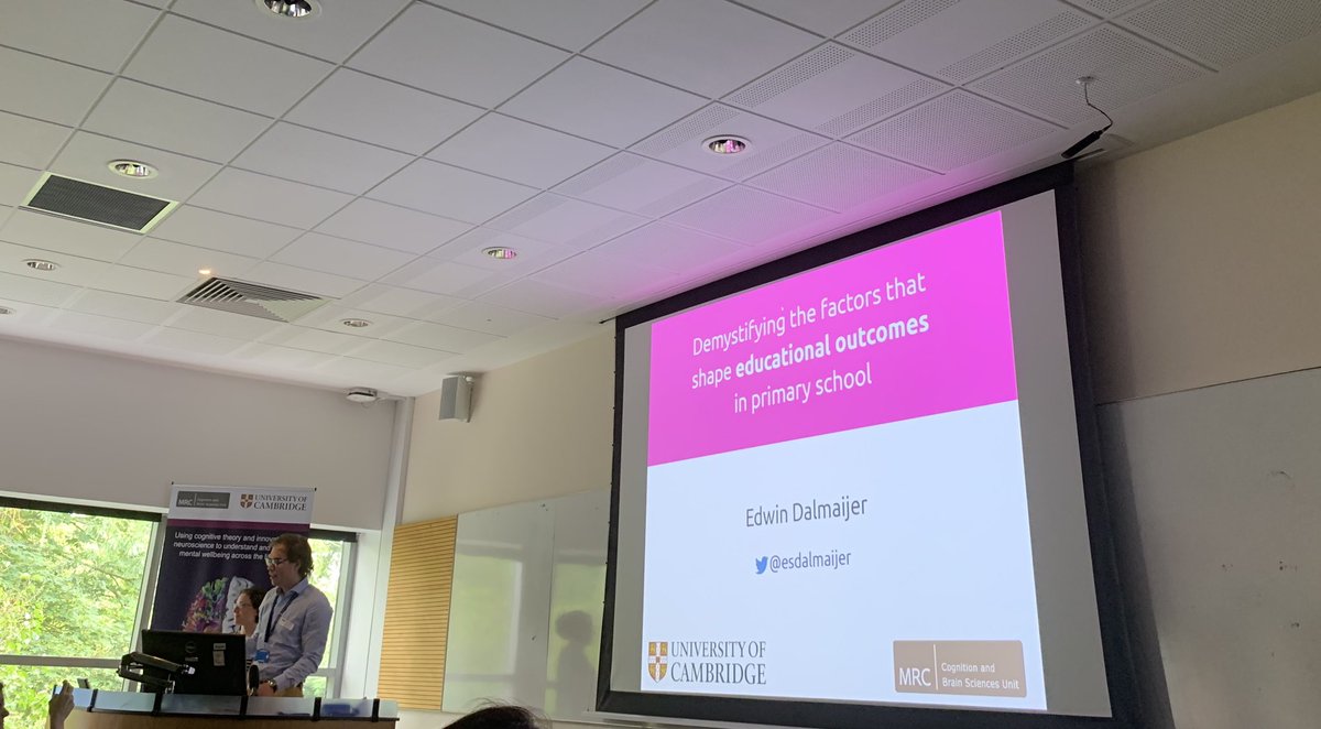 calmcbu's tweet photo. Exciting new projects presented during the data blitz #BCD2019 @esdalmaijer @brkicdiandra @PsyJoff https://t.co/1lo2P8g4XI