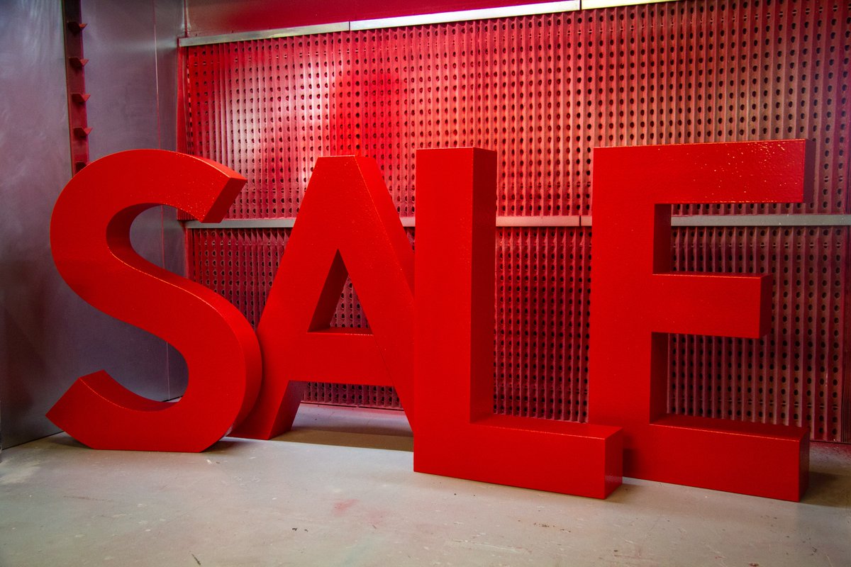 LG__Display's tweet image. Here's the latest #bespoke #lettering to leave 
@LG__Display. Now in situ at York's McArthur Glen Designer Outlet! Now for a bit of shopping...
#props #SaleNowOn
