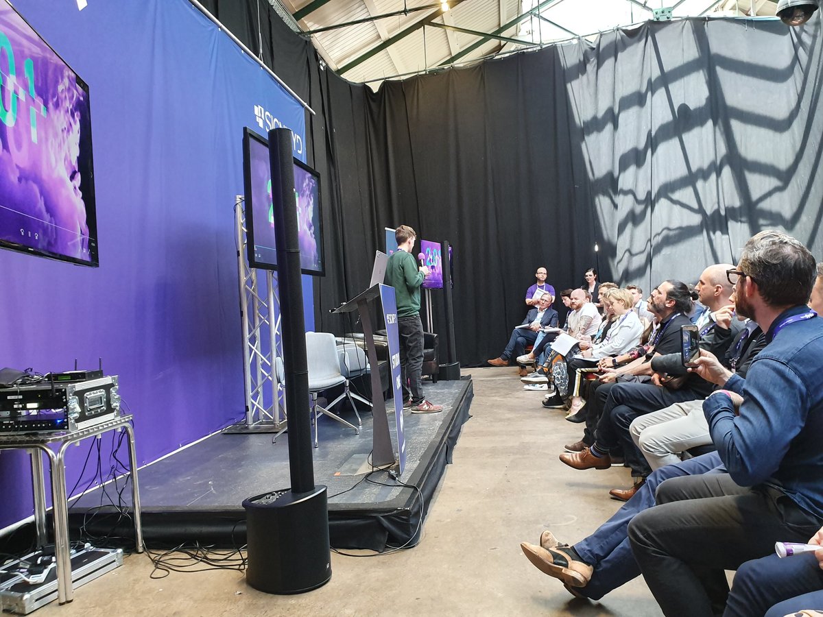 The admirable young Michael of <a href="/Crop_Safe/">CropSafe</a> delivering a solid #agritech pitch! #upSTART <a href="/DigitalDNAHQ/">Digital DNA Belfast</a>