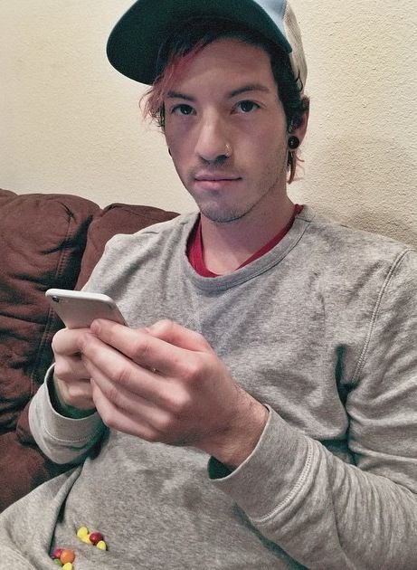 Happy birthday to the man that makes me heterosexual. I love you, Josh Dun. 
