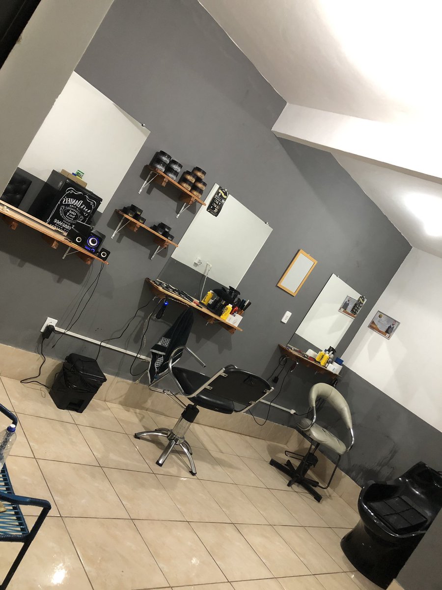 sampaioj_'s tweet photo. Estamos de casa nova em galera... 🙌🏻🙏🏻💈❤️
Só os ingratos não lembram de algo ou alguém! #Thvive 💔 https://t.co/hL1QLVsJhR
